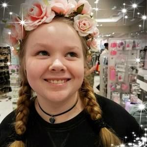 Meet your Posher, Elizabeth